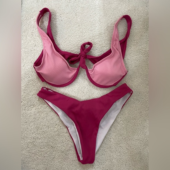 Pink Bikini - Picture 3 of 4